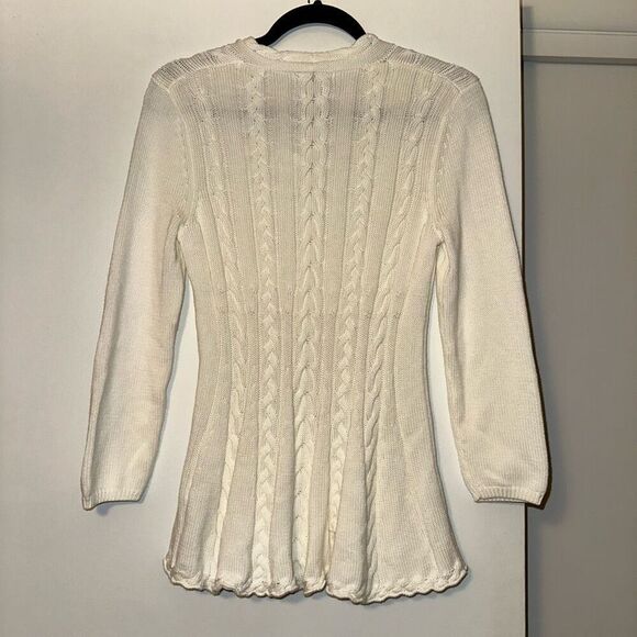 Cupio Cable Knit Ruffle Hem Wrist Length Sleeve Cream Sweater Medium NWT - Picture 4 of 9